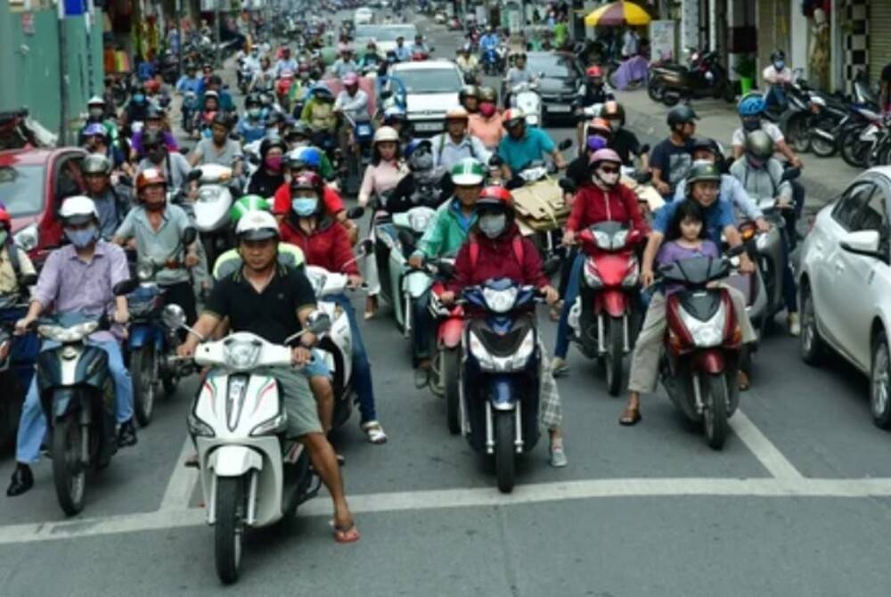 Vietnam's Hanoi builds roadmap for motorcycle exhaust emission control ...