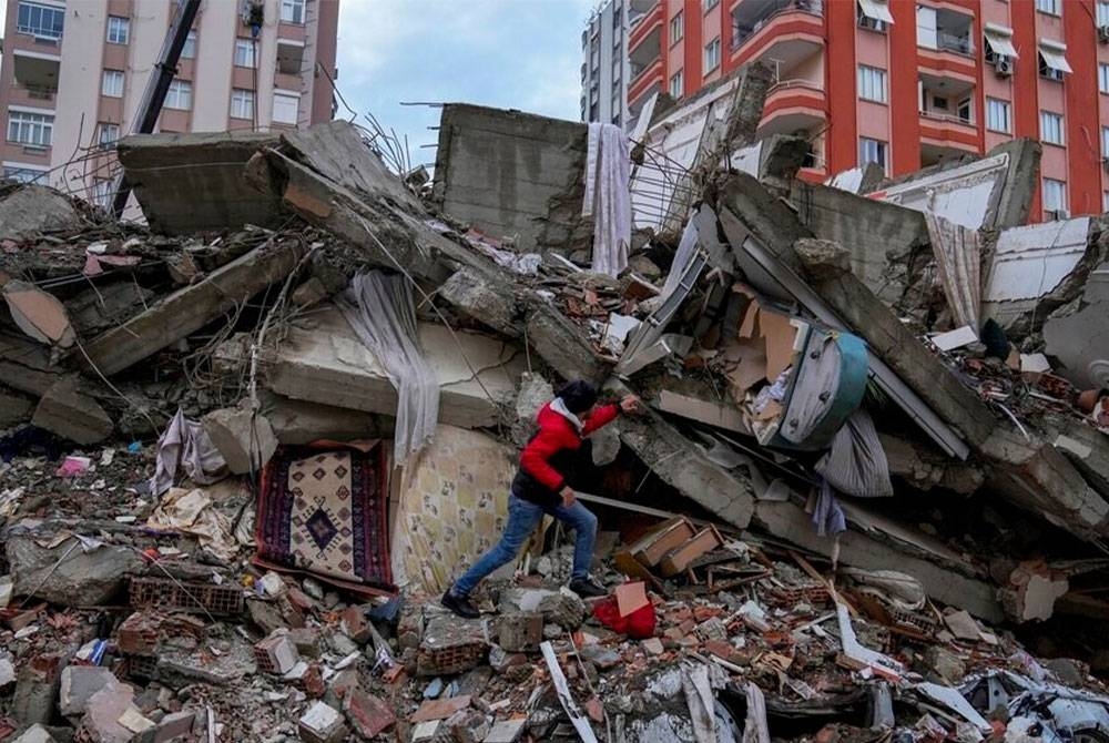 Berlin offers fast-track visa option for Turkish earthquake victims ...