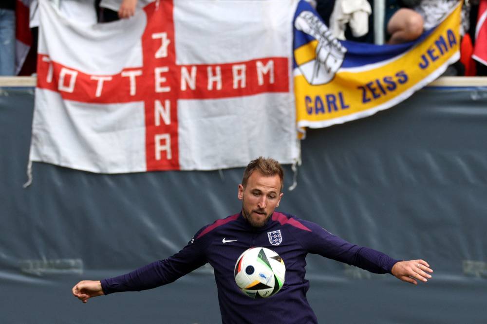 Harry Kane receives European Golden Shoe in Munich