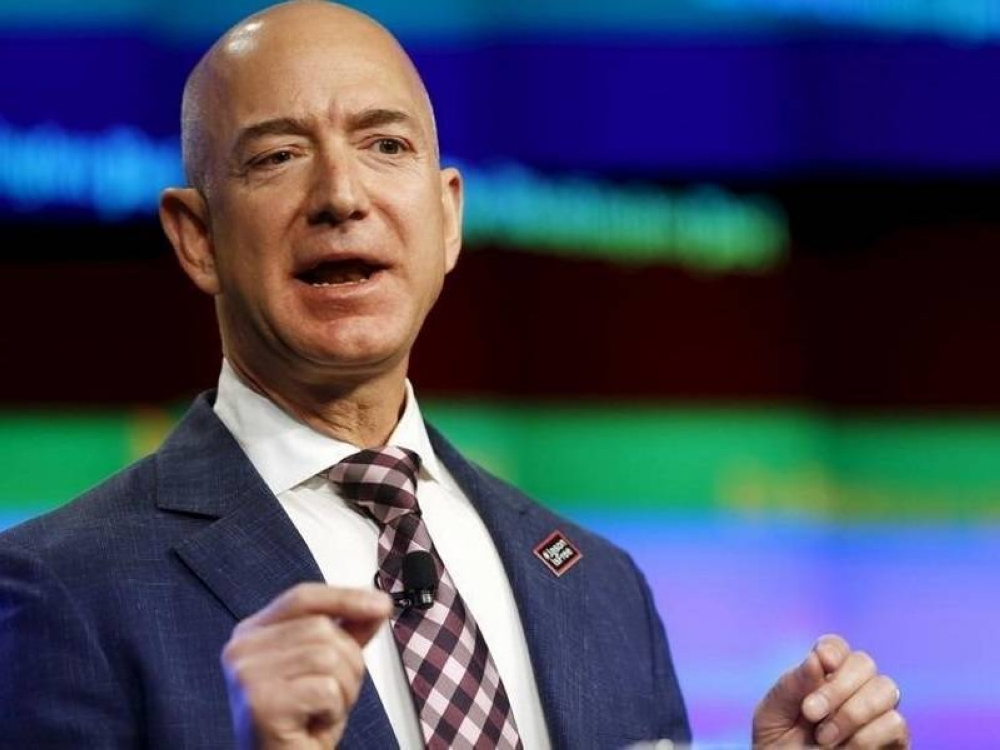 Bezos mula memasuki carta manusia paling kaya di dunia pada 2016 dan menduduki tempat kelima dengan pendapatan sebanyak RM186 bilion.