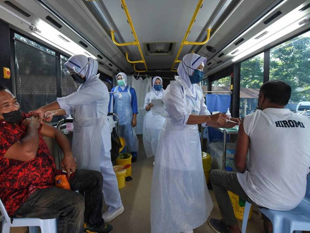 Kini, negara kita sedang menghadapi dugaan kesihatan dan ekonomi yang amat besar. Gambar hiasan 