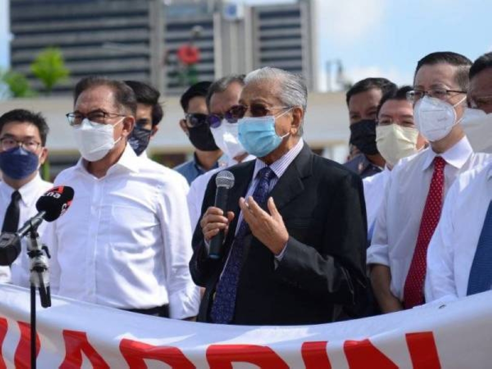 120 ahli Parlimen yang menolak Muhyiddin sebagai Perdana Menteri perlu berjiwa besar untuk mencari jalan agar satu kerajaan baharu yang stabil boleh dibentuk. 