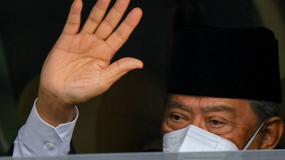 Lambaian terakhir Muhyiddin sebagai Perdana Menteri ke-8 selepas meninggalkan Istana Negara pada Isnin. - Foto Bernama