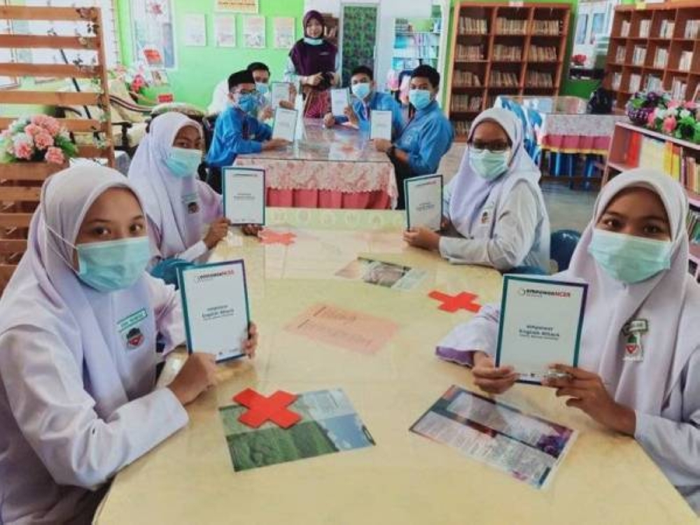 Program empowerNCER Akademik dilaksanakan bagi membantu pelajar yang lemah akademik daripada keluarga miskin untuk mempersiapkan diri bagi menduduki peperiksaan Sijil Pelajaran Malaysia (SPM) 2020. Foto sumber Internet. 