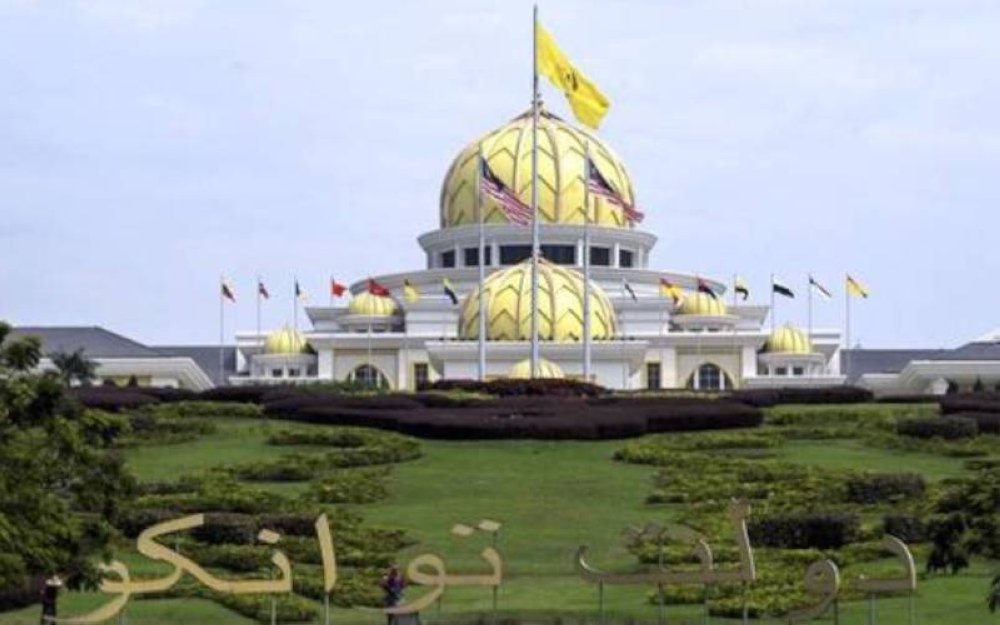 Seramai 31 menteri dan 38 timbalan menteri akan mengangkat sumpah jawatan di hadapan Yang di-Pertuan Agong di Istana Negara esok.