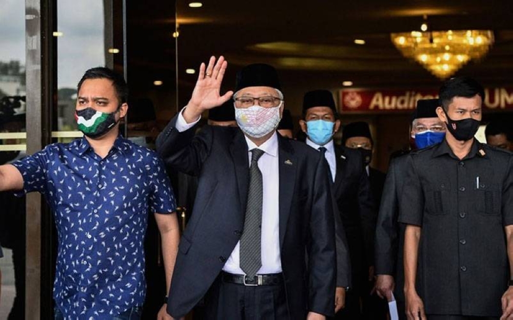 Datuk Seri Ismail Sabri Yaakob (tengah) dianggap sebagai pemenang sebenar di sebalik kejayaan perjanjian MoU antara blok kerajaan dan pembangkang.