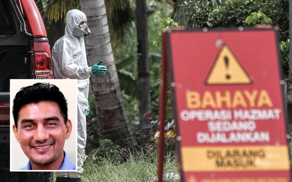 Anggota Hazmat melakukan siasatan di Kampung Baru Sri Aman, Seelong, Johor Bahru pada Rabu. (Gambar kecil: Mohd Yusoff)