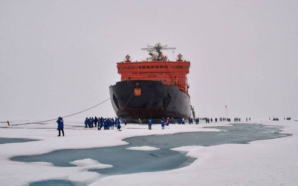 Gambar fail menunjukkan kapal pemecah ais, 50 Let Pobedy berhenti di kawasan Lautan Artik yang mengalami kesan akibat pemanasan global baru baru ini. - Foto AFP