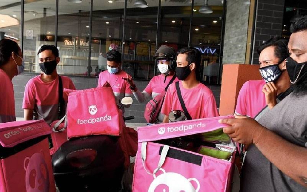 Rakan penghantar Foodpanda mendapat pelbagai manfaat yang dapat melindungi kebajikan mereka ketika di atas jalan raya.