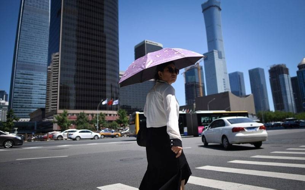 China turut berminat untuk menggunakan simpanan minyak mentah ketika harga komoditi itu meningkat naik di pasaran. - Foto AFP