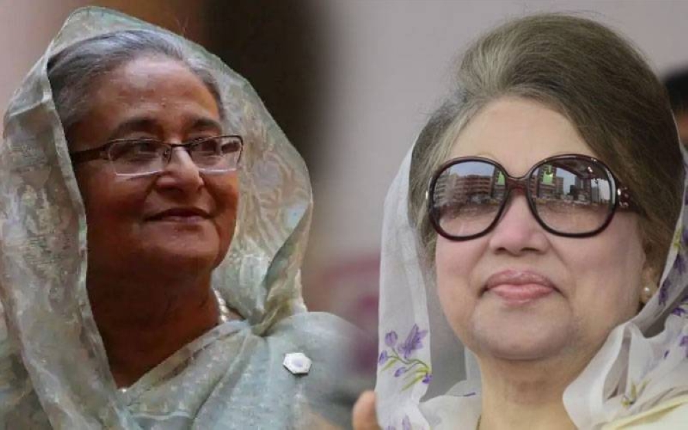 Gambar dari kiri: Sheikh Hasina, Khaleda Zia - Foto AFP