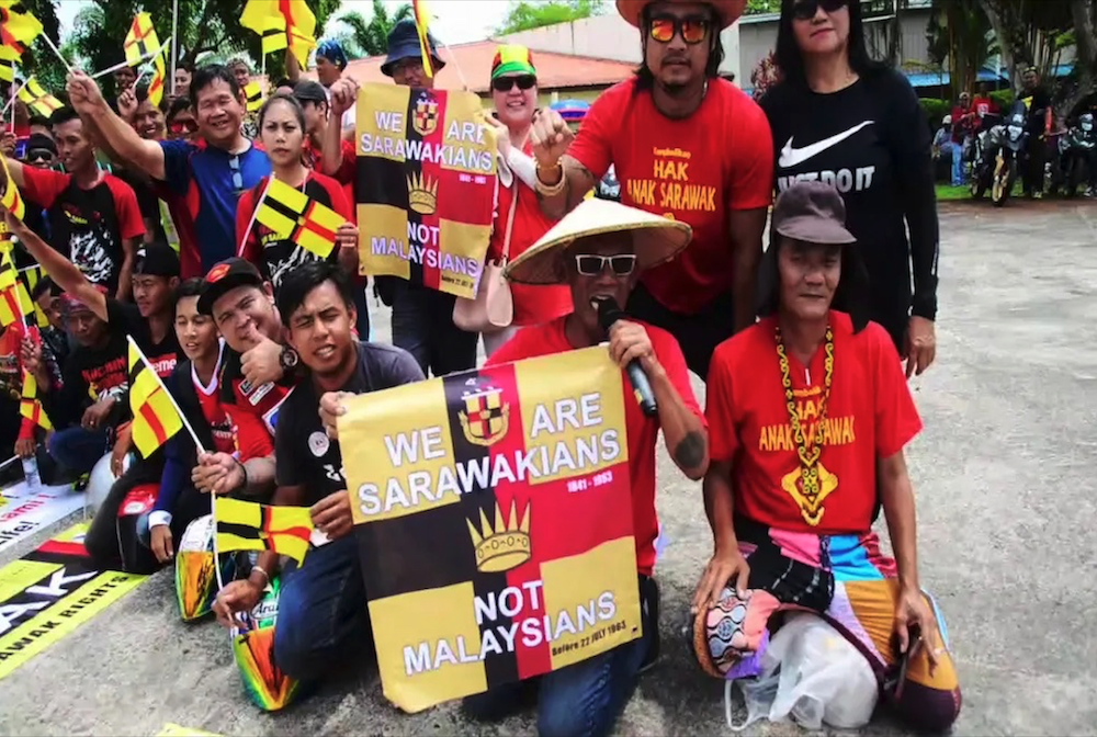 Usul Sarawak keluar daripada Persekutuan Malaysia yang cuba dimainkan segelintir parti pembangkang, tidak dipersetujui parti-parti utama di Sarawak yang menganggap ia sebagai propaganda berbahaya.