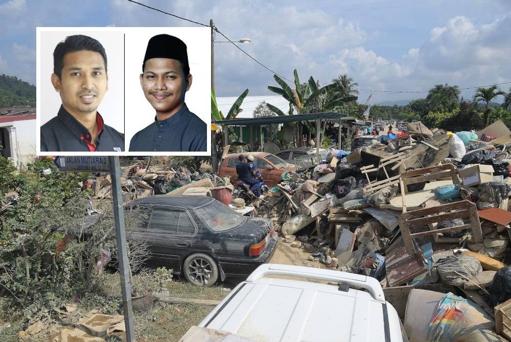 Sampah sarap iaitu barangan di dalam rumah yang terhasil setelah banjir mulai surut di Taman Sri Nanding pada Jumaat. (Gambar kecil: Hasnul Haniff, Zikrun Na'im)