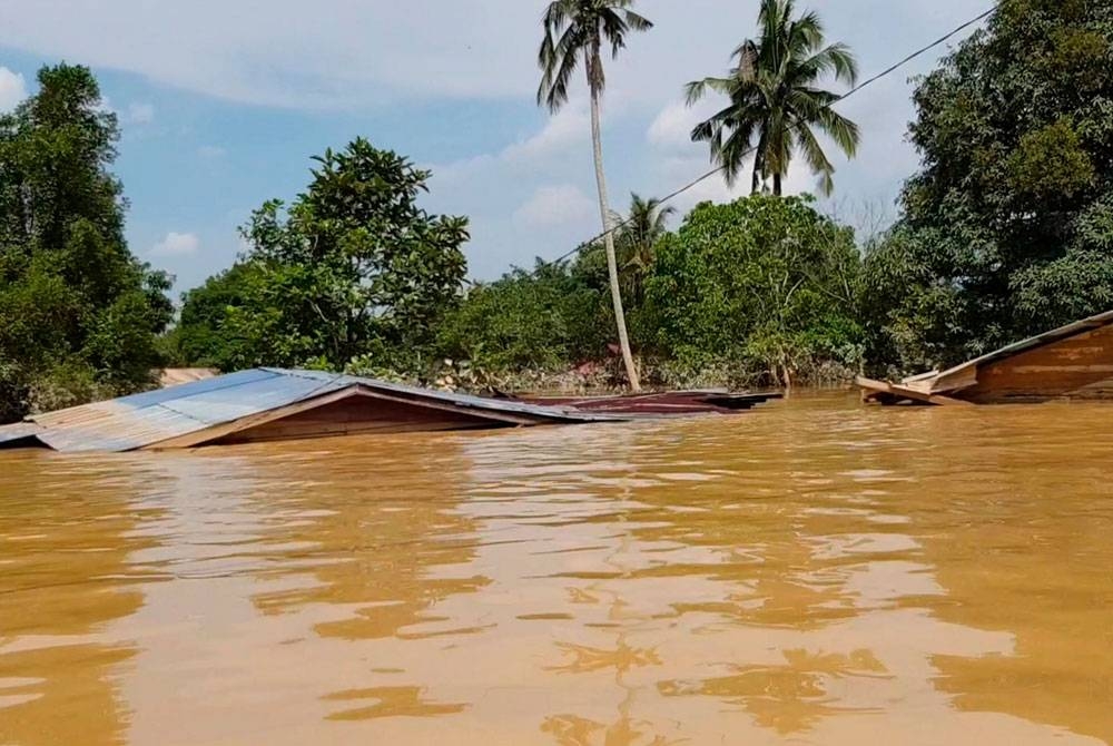 Pakar psikologi menasihatkan mangsa banjir agar tidak menyimpan atau memendam perasaan sedih selain mendapatkan sokongan emosi demi kesejahteraan mental mereka.