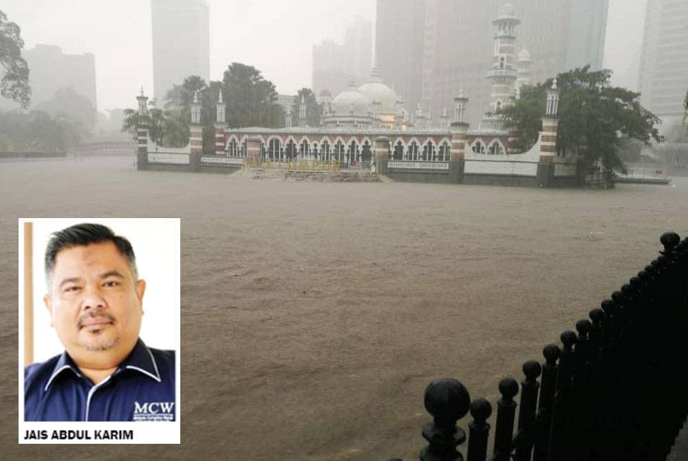 Perubahan zon guna tanah dan intensiti pembangunan ini memberi kesan kepada alam sekitar termasuk kejadian banjir kilat di Kuala Lumpur.