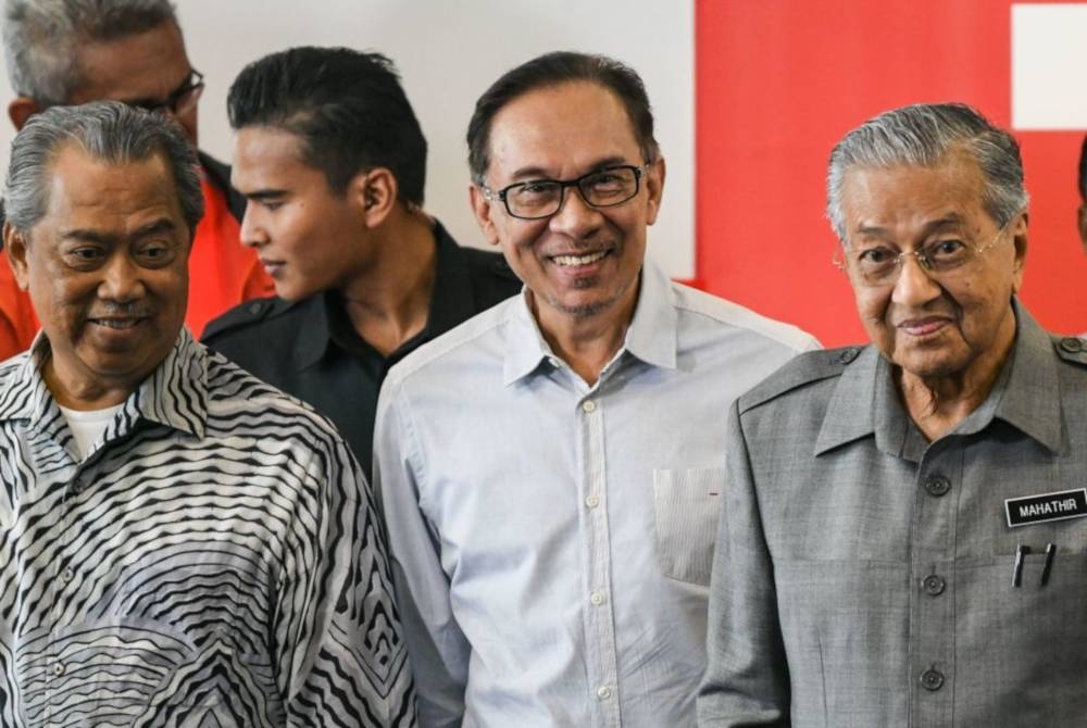 Hanya gabungan kerjasama politik di antara PN dan semua parti pembangkang termasuk PH yang mampu mengekang dominasi UMNO dan BN pada PRN Johor kelak. - AFP