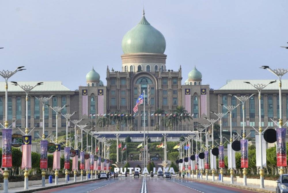 Bangunan Perdana Putra menempatkan pejabat Perdana Menteri, Datuk Seri Ismail Sabri Yaakob. - Foto Bernama