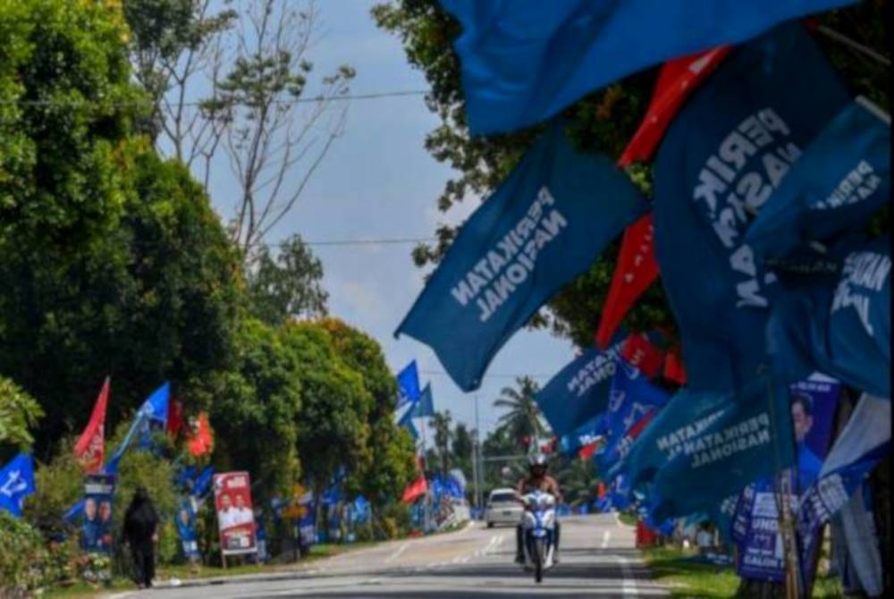 Pecahan undi dalam blok pembangkang memberi kelebihan kepada BN.