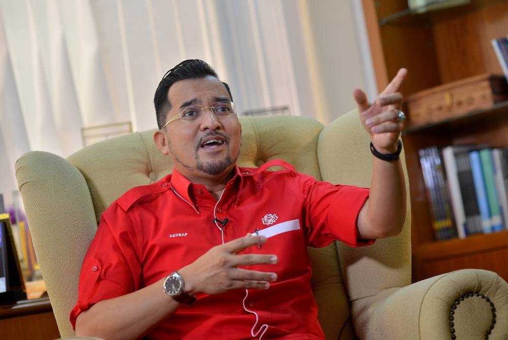 Asyraf menegaskan UMNO telah cuba sedaya mungkin untuk selamatkan Muafakat Nasional ketika wawancara eksklusif bersama beliau di Menara Datuk Onn di PWTC pada Selasa. - FOTO SINAR HARIAN / ASRIL ASWANDI SHUKOR.