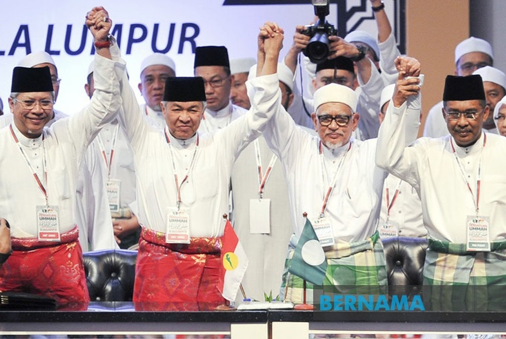 Detik bersejarah termeterainya Muafakat Nasional oleh Pas dan UMNO pada September 2019.