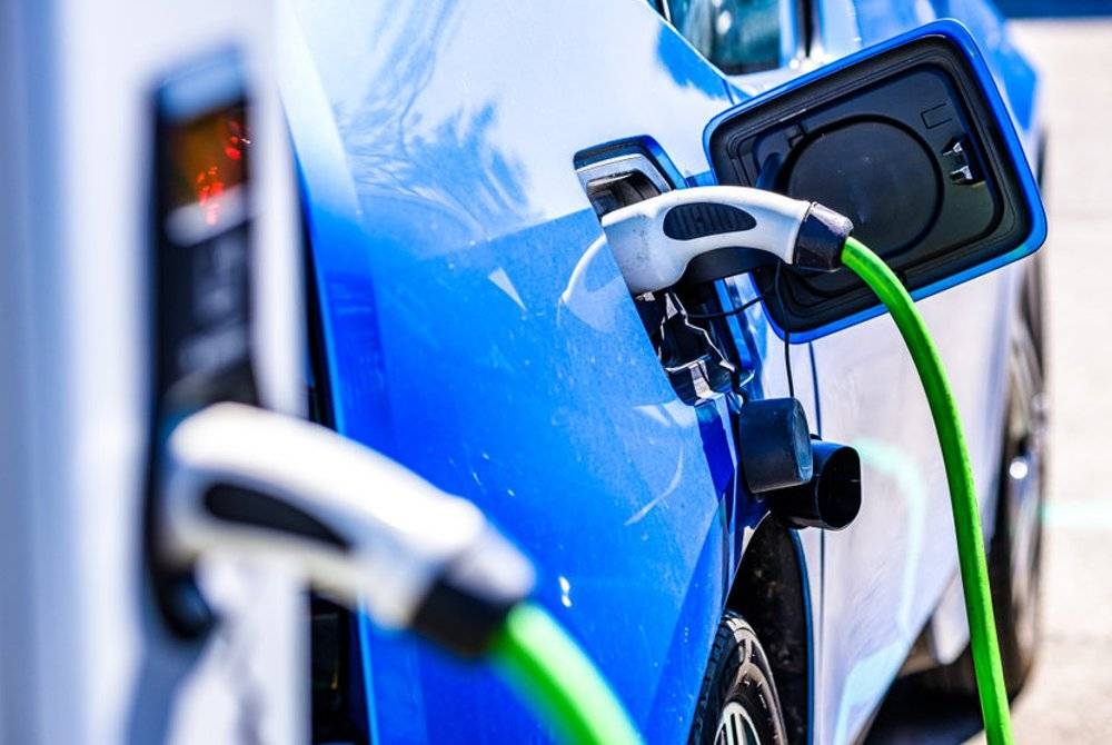 Hanya 274 kenderaan elektrik berkuasa bateri sepenuhnya (fully battery-powered electric vehicles (EV) pada 2021. -Foto 123rf