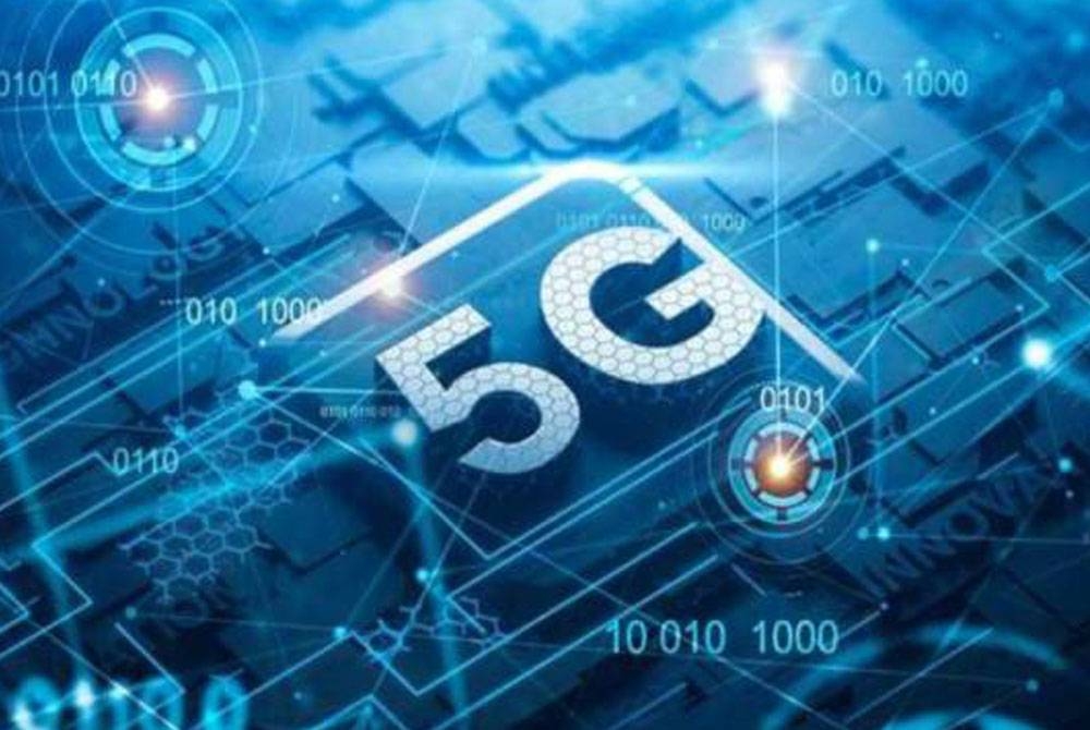 Perkhidmatan 5G memberi peluang rangkaian yang tidak pernah dialami manusia sebelum ini khususnya kemampuan pengurusan perniagaan kerana kelajuan penyambungan lebih pantas, toleransi rendah terhadap kelewatan (ultra-low latency) dan jalur lebih lebar. - Gambar hiasan