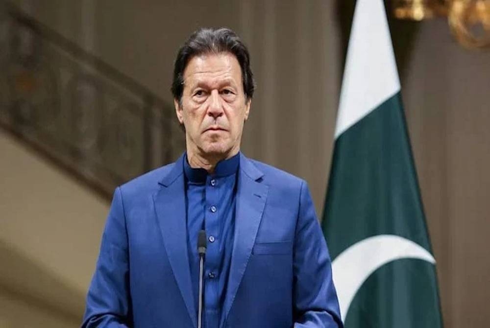 Rancangan Imran Khan untuk membubarkan Parlimen dihalang oleh keputusan Mahkamah Agung Pakistan. - Foto AFP