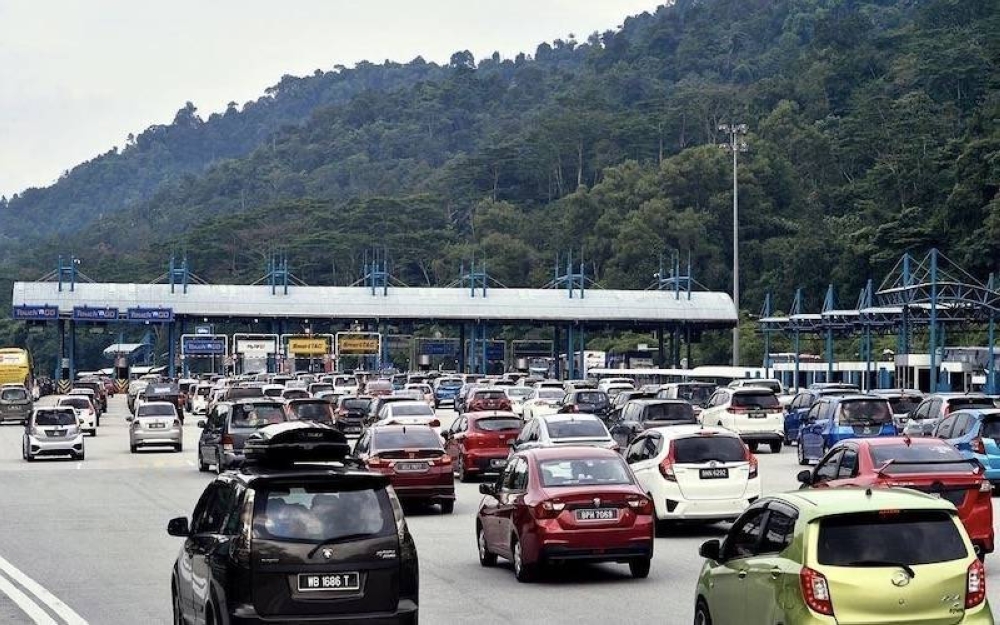 Langkah kerajaan memperuntukkan dana untuk tol percuma dan diskaun itu selaras fasa peralihan ke endemik sejak 1 April lalu dan sempena sambutan Aidilfitri yang dijangka pada 3 Mei depan.