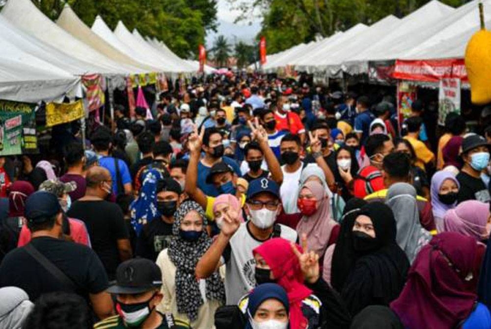 Negara yang kini di fasa peralihan endemik sudah pastinya telah memberi banyak kelonggaran SOP. - Foto Bernama 