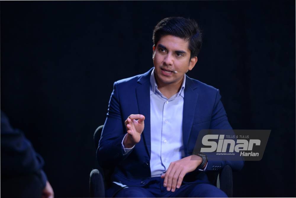 Syed Saddiq ketika dalam Program Bersama Johan Jaaffar yang berlangsung di Kompleks Kumpulan Karangkraf. - Foto Sinar Harian / Mohd Halim Abdul Wahid