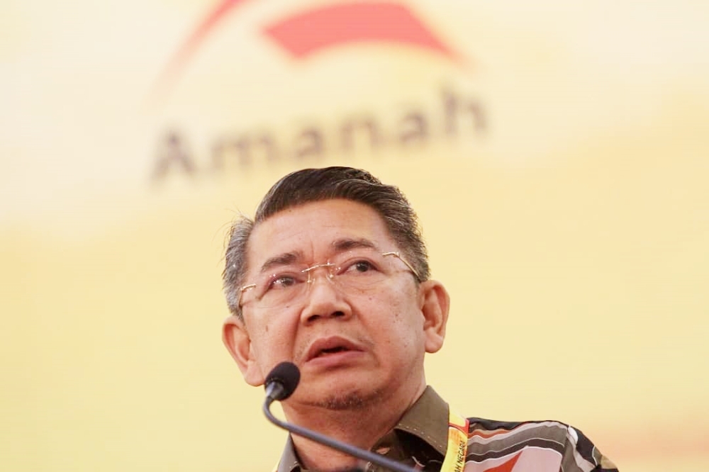 Datuk Seri Salahuddin Ayub.