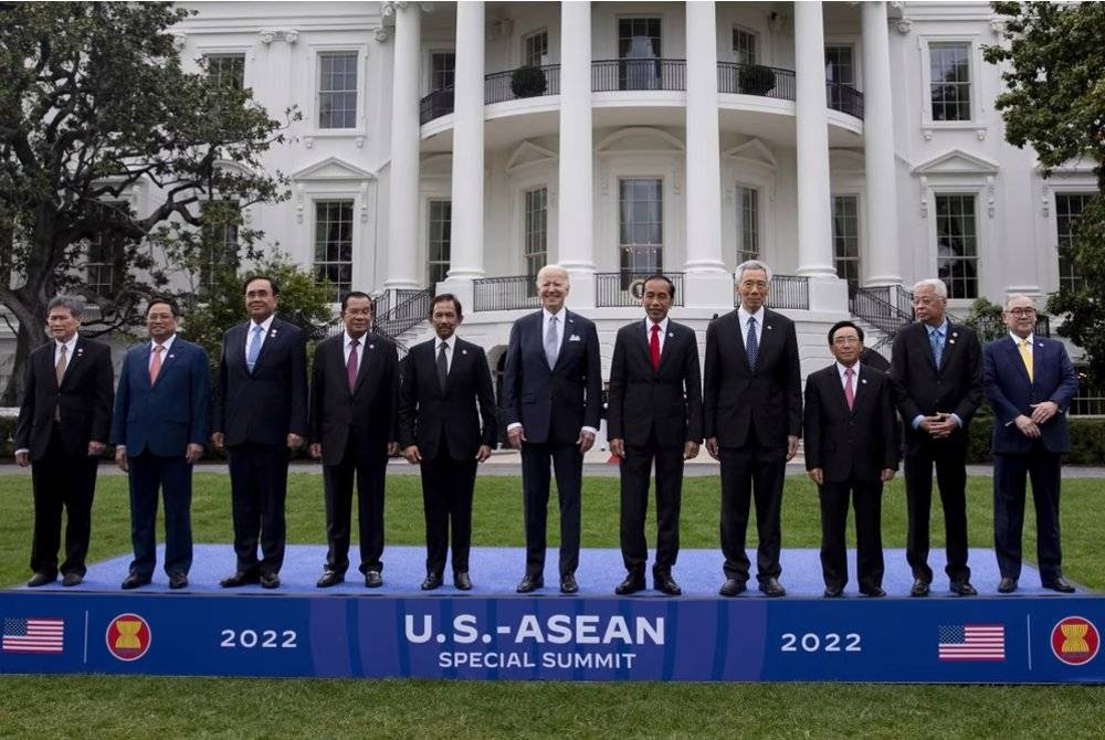 Presiden AS, Joe Biden bersama pemimpin Asia menghadiri sidang kemuncak khas AS-ASEAN di Rumah Putih pada 12 Mei. - Foto EPA-EFE