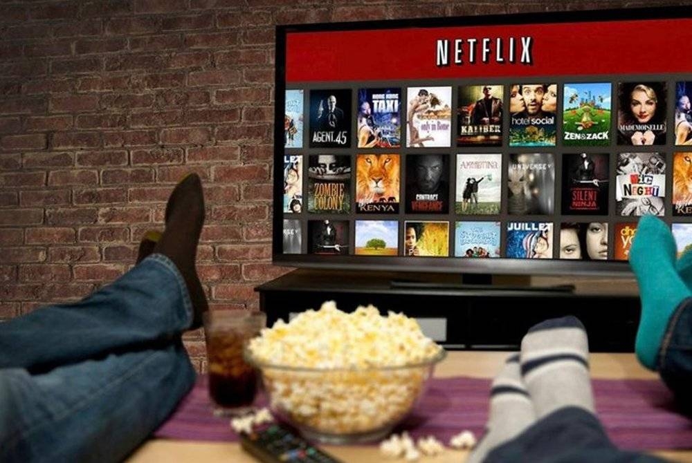 Pelanggan Netflix mencapai jumlah kemuncaknya semasa dunia dilanda pandemik Covid-19. Perintah lockdown atau di sini PKP yang dilaksanakan di mana-mana menyebabkan banyak kaki wayang beralih kepada Netflix.