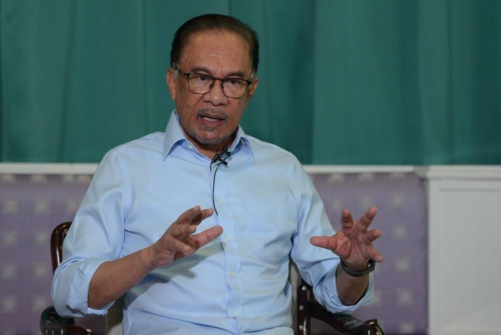 Anwar ketika wawancara eksklusif bersama Sinar Harian di pejabatnya di Jalan Gasing di sini, pada Khamis.