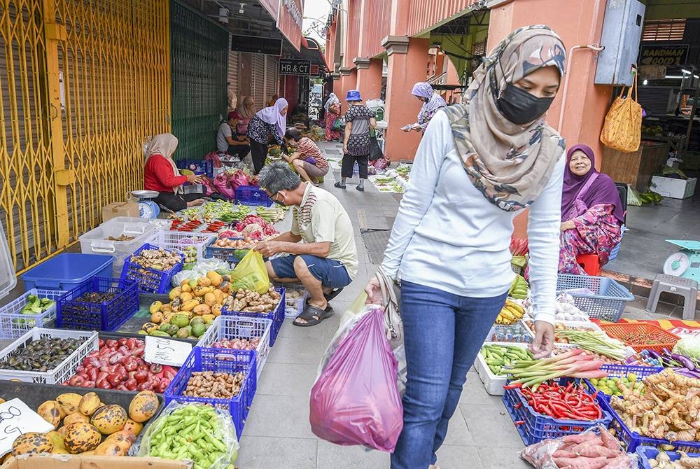 Cabaran kerajaan masa ini adalah menangani isu kos sara hidup. - Gambar hiasan