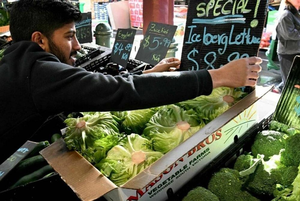 Harga sayur-sayuran segar meningkat disebabkan kesan Perang Ukraine di Australia.- Foto AFP