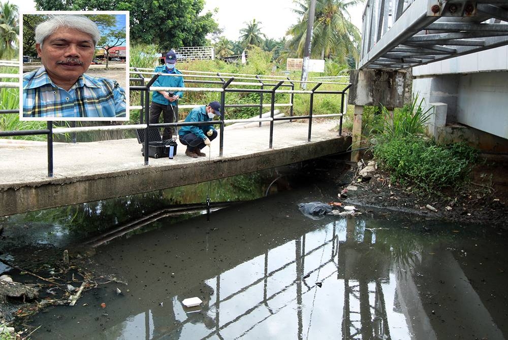 Sungai Rambai berada pada kedudukan pertama sungai tercemar di Malaysia. (Gambar kecil : Ahmad)