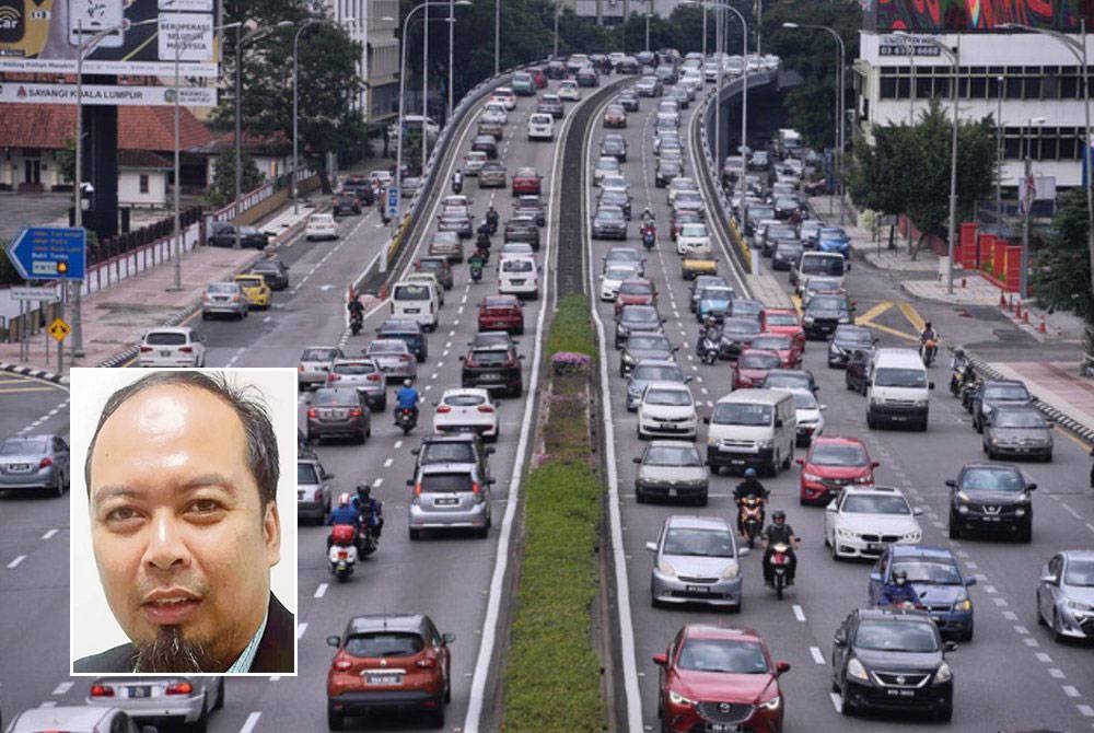 Penghapusan cukai jalan kenderaan boleh membebankan kerajaan dalam memastikan jalan raya di negara ini dapat diselenggara dengan baik. Gambar kecil: Ahmed Razman