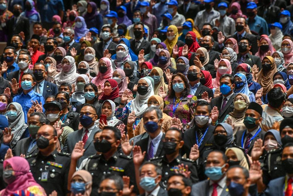 Isu integriti tidak boleh dipandang remeh kerana ia mampu meranapkan sistem pentadbiran kerajaan yang berupaya merencatkan agenda pembangunan sesebuah negara. - Foto hiasan