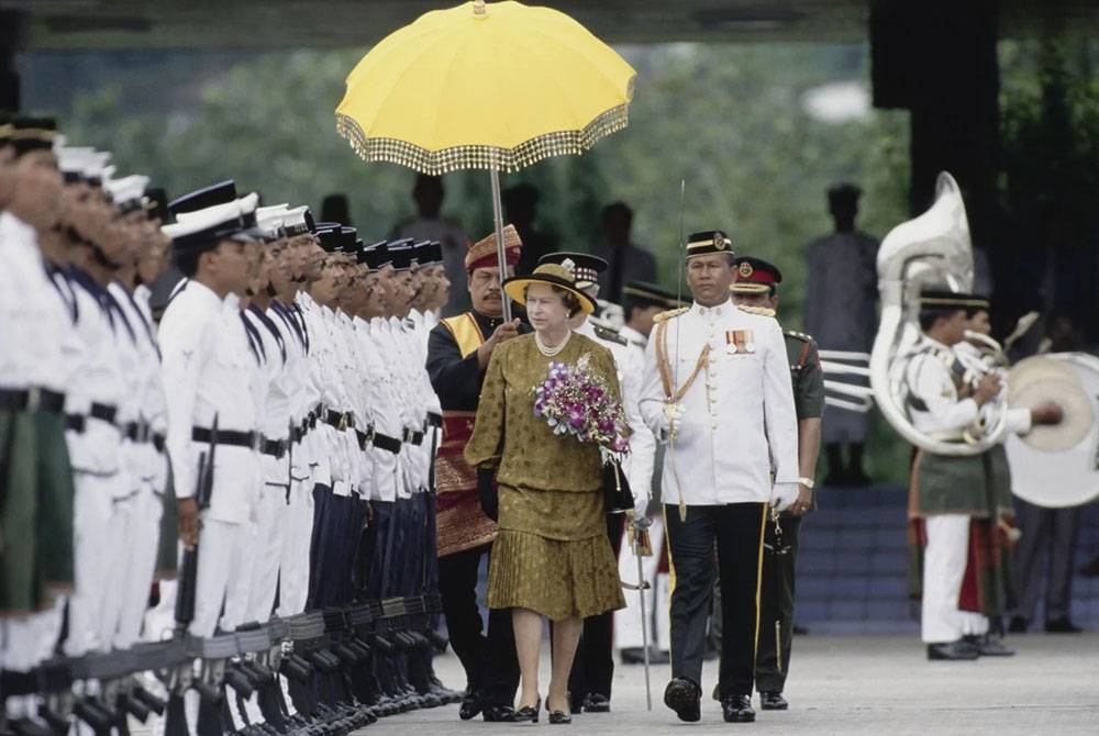 Ratu Elizabeth II ketika melawat Malaysia pada 14 Oktober 1989.