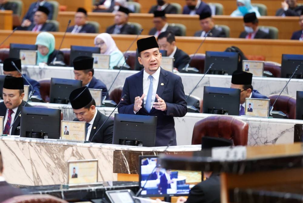 Onn Hafiz ketika menjawab soalan lisan pada Mesyuarat Ketiga Persidangan Pertama DUN Johor ke-15 di Bangunan Sultan Ismail Kota Iskandar pada Khamis.