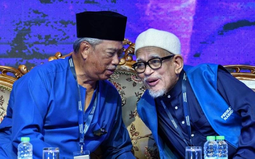 Muhyiddin dan Abdul Hadi. 