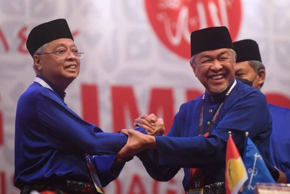 Ismail Sabri (kiri) dan Ahmad Zahid - Foto fail Bernama