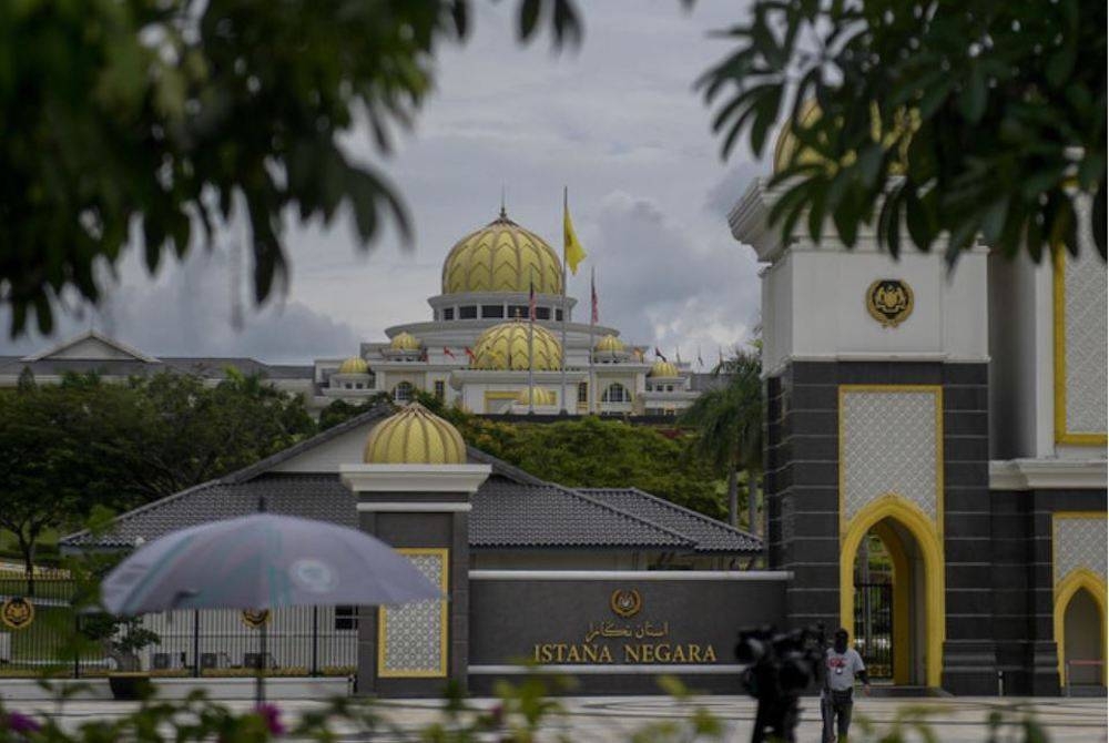 Memperkenankan pembubaran Parlimen adalah termasuk dalam kuasa budi bicara Yang di-Pertuan Agong tanpa perlu mendengar nasihat jemaah kabinet.