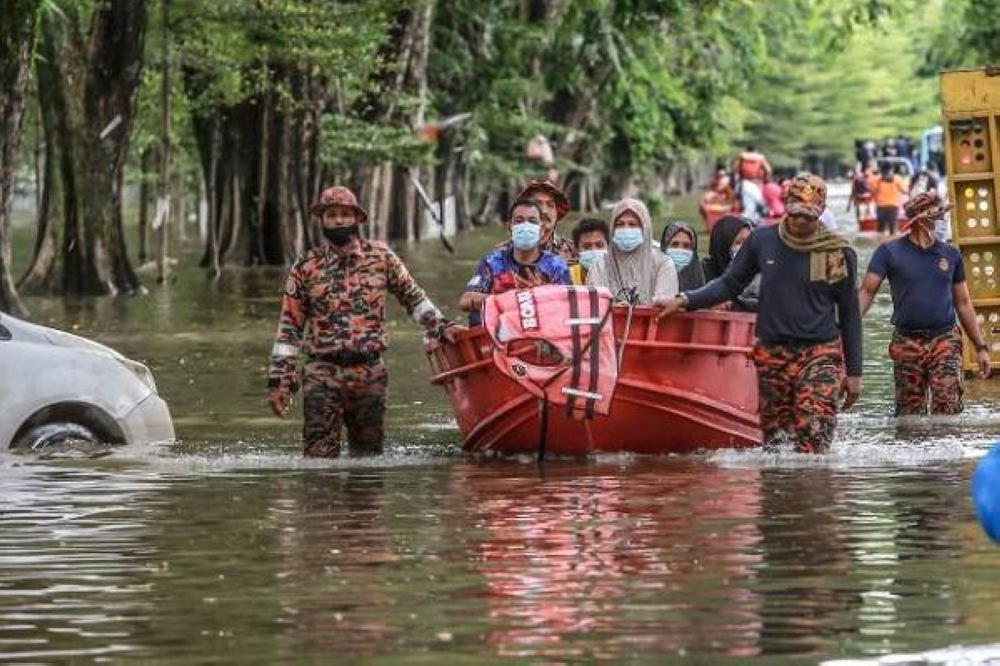 Tidak wajar faktor banjir dijadikan alasan PRU15 tidak sesuai tahun ini kerana SPR sudah mempunyai SOP mencukupi untuk menangguhkan sementara proses pengundian jika keadaan itu berlaku.jpg