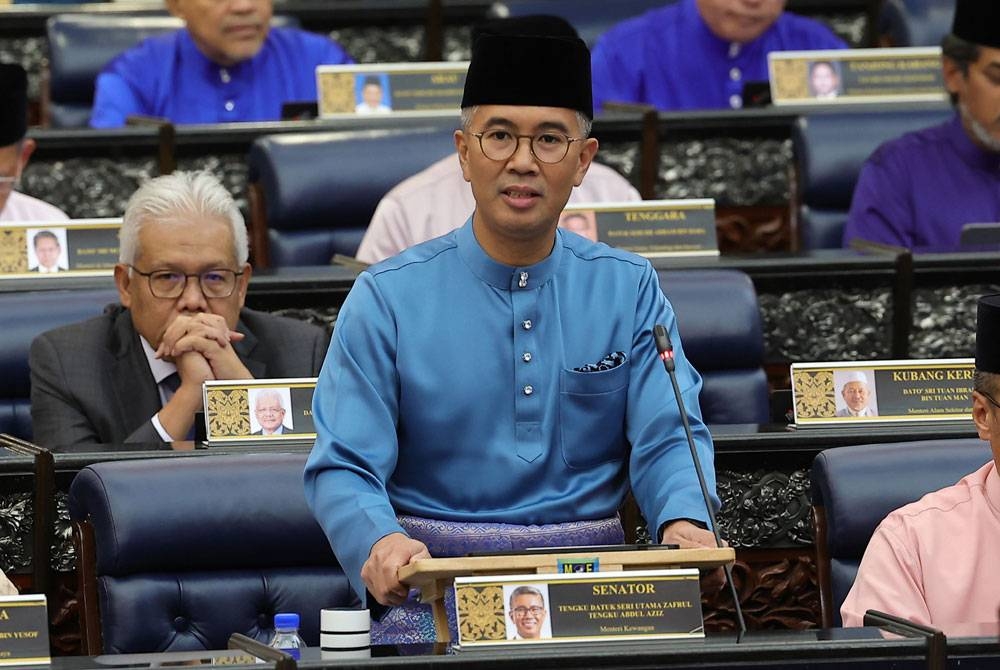 Tengku Zafrul ketika membentangkan Bajet 2023 di Parlimen pada Jumaat.