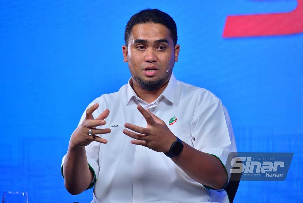 Khairul ketika program Sinar Live bertajuk Persaingan Sengit, Pengundi Atas Pagar Macam Mana yang disiarkan secara langsung di Facebook Sinar Harian pada Isnin.