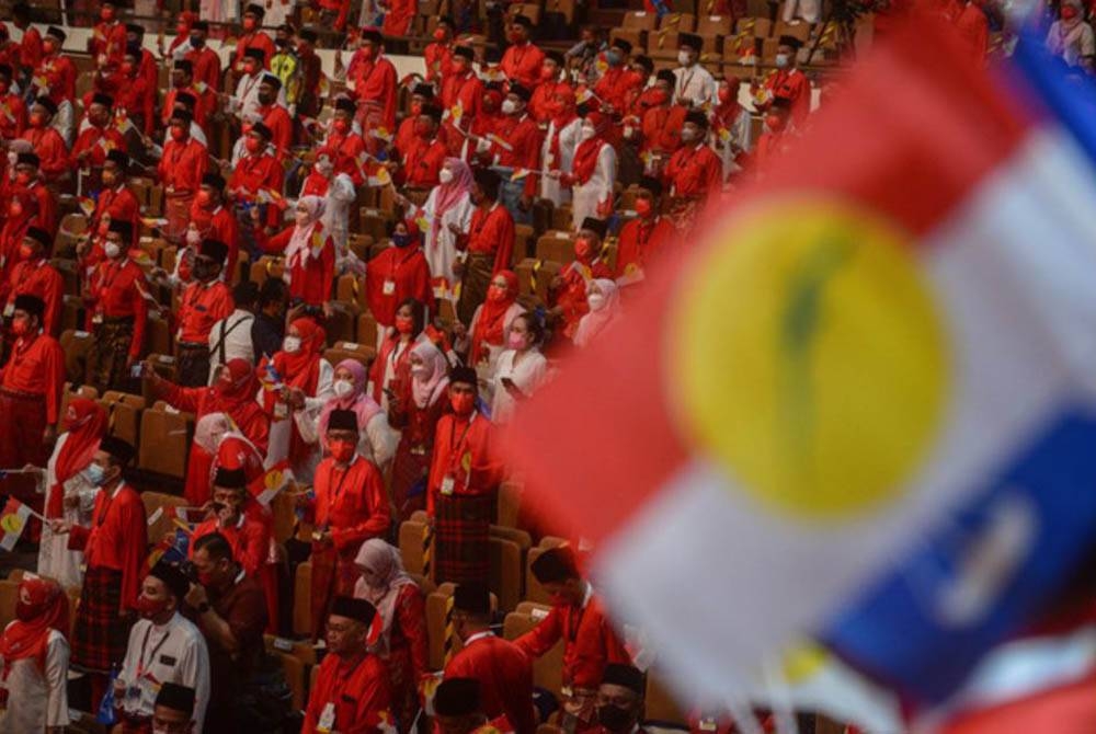 UMNO kini harus membuat keputusan sama ada mereka mahu mengikut jejak Golkar di Indonesia atau mahu kembali menjadi sebuah parti yang kuat dan mampu memimpin negara. - Foto Bernama