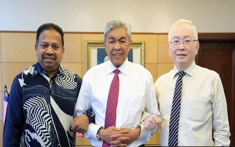 Zahid, Ka Siong dan Vigneswaran. - Foto ihsan UMNO Online.