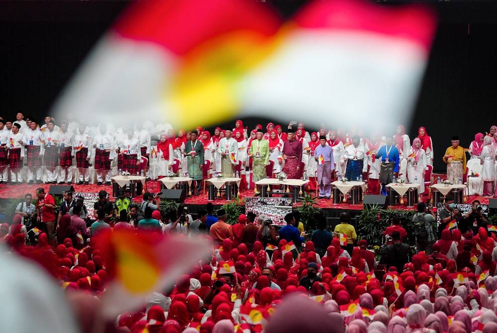 Semoga PAU minggu ini akan memberikan petanda hala tuju UMNO. - Foto Bernama